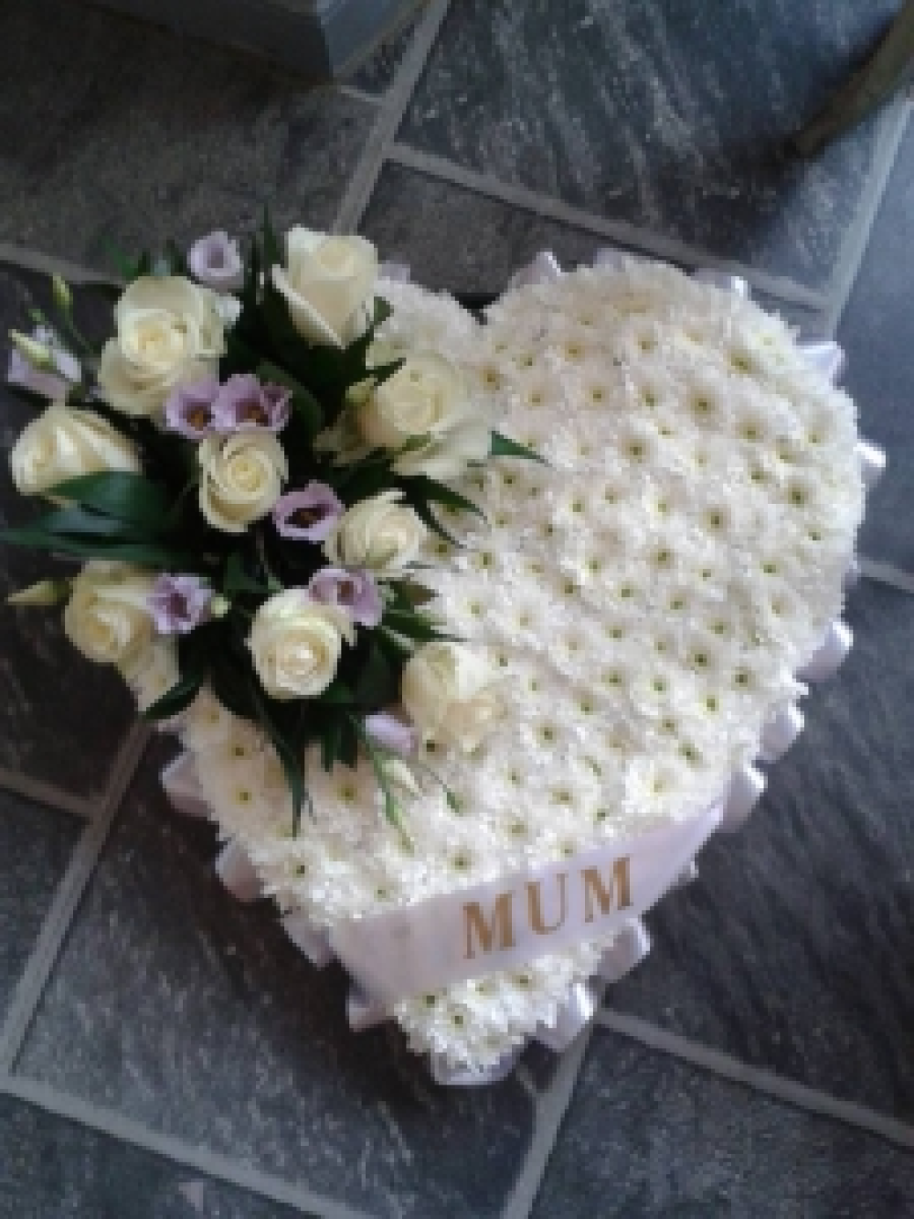 White Heart Wreath Product Image