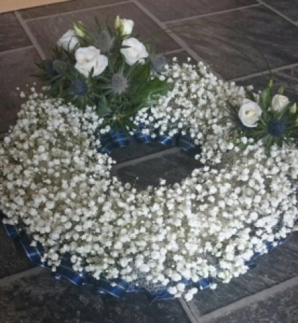 Gypsophila Open Wreath Product Image